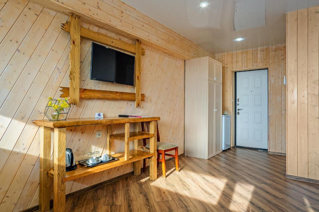 Мини-Отель Лучезарный Gagra Exterior foto